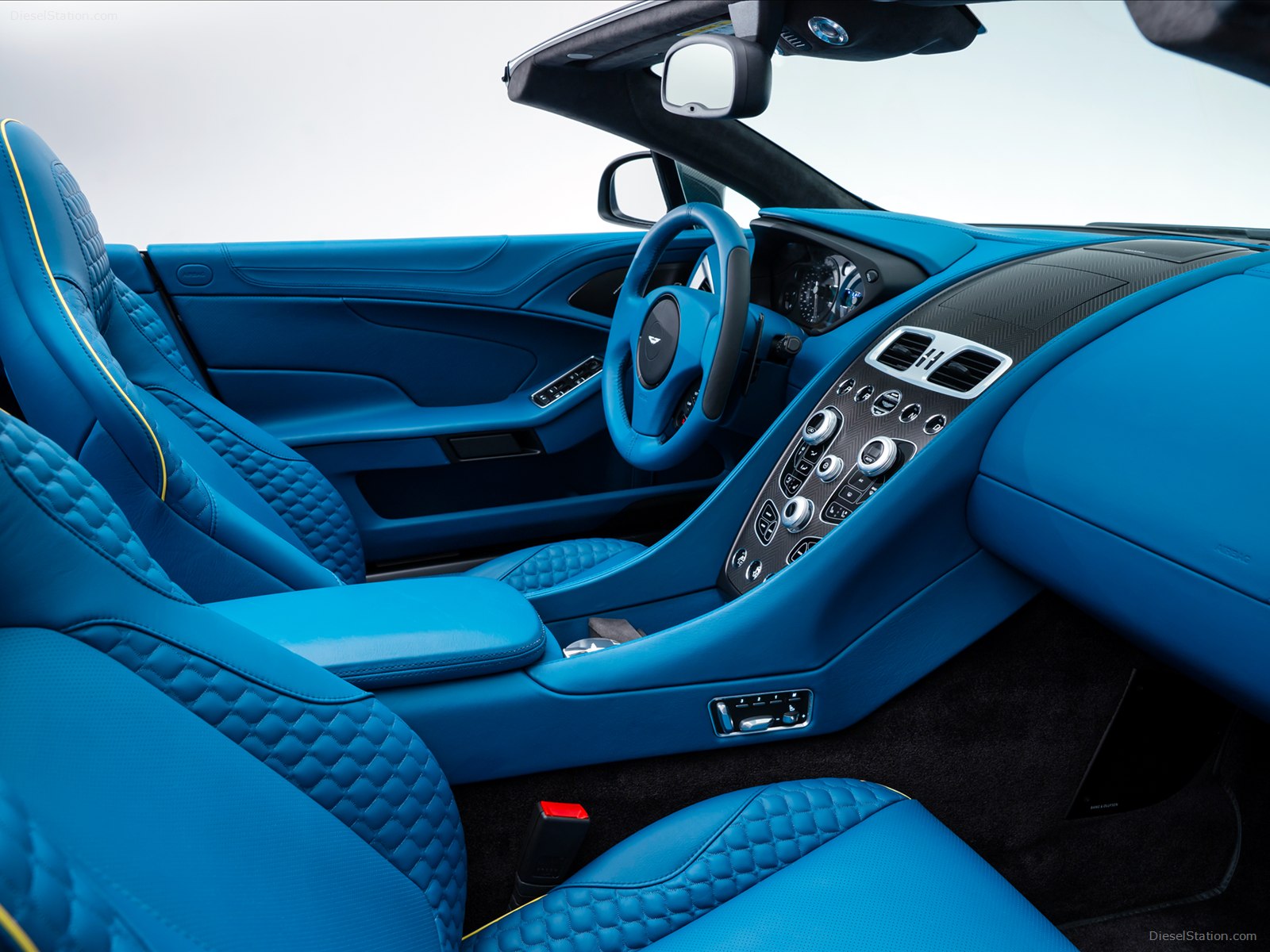 Aston Martin Vanquish Volante 2014