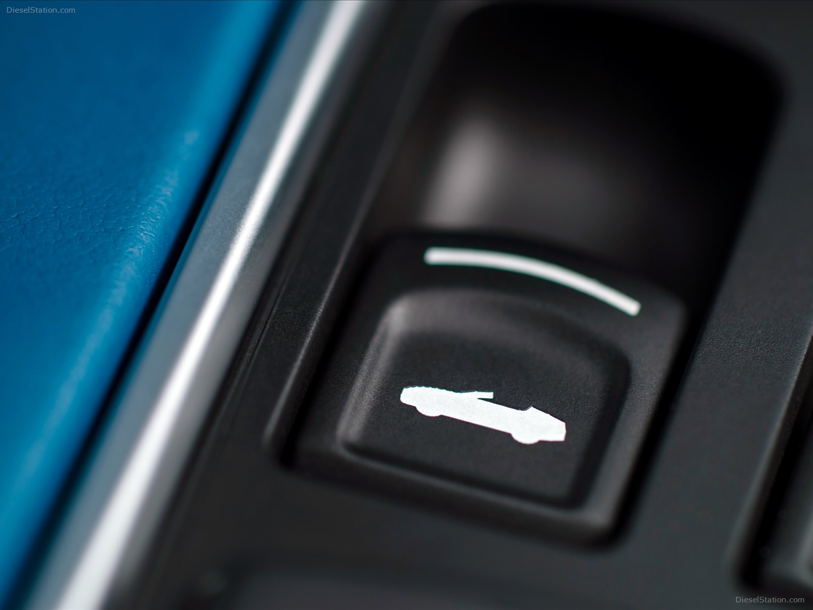 Aston Martin Vanquish Volante 2014