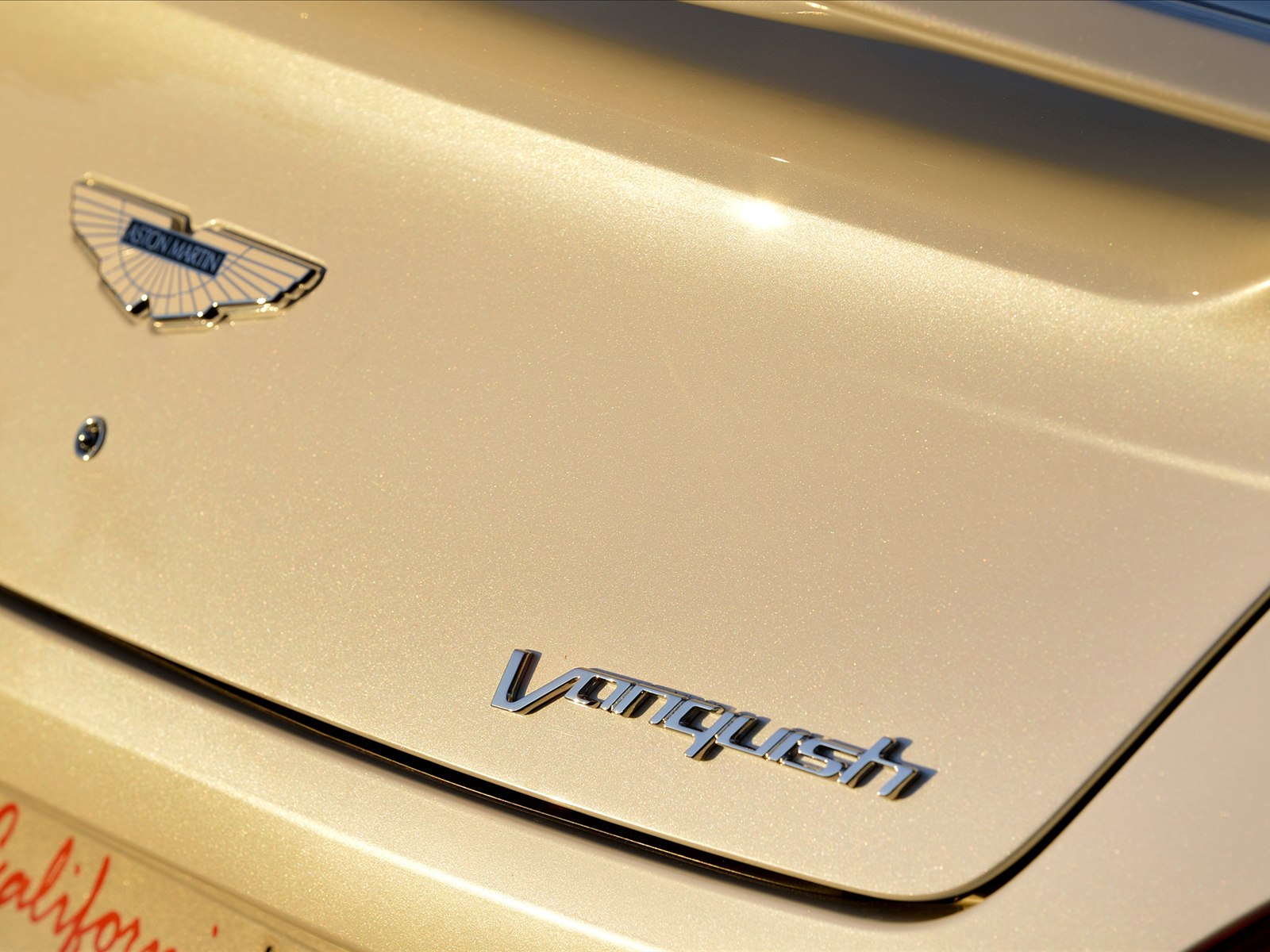 Aston Martin Vanquish Volante 2014