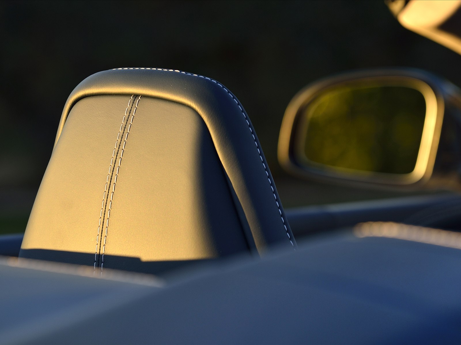 Aston Martin Vanquish Volante 2014