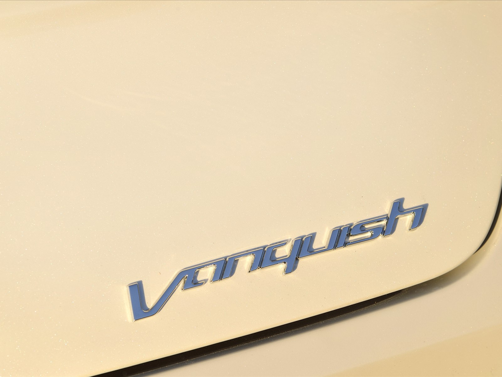Aston Martin Vanquish Volante 2014