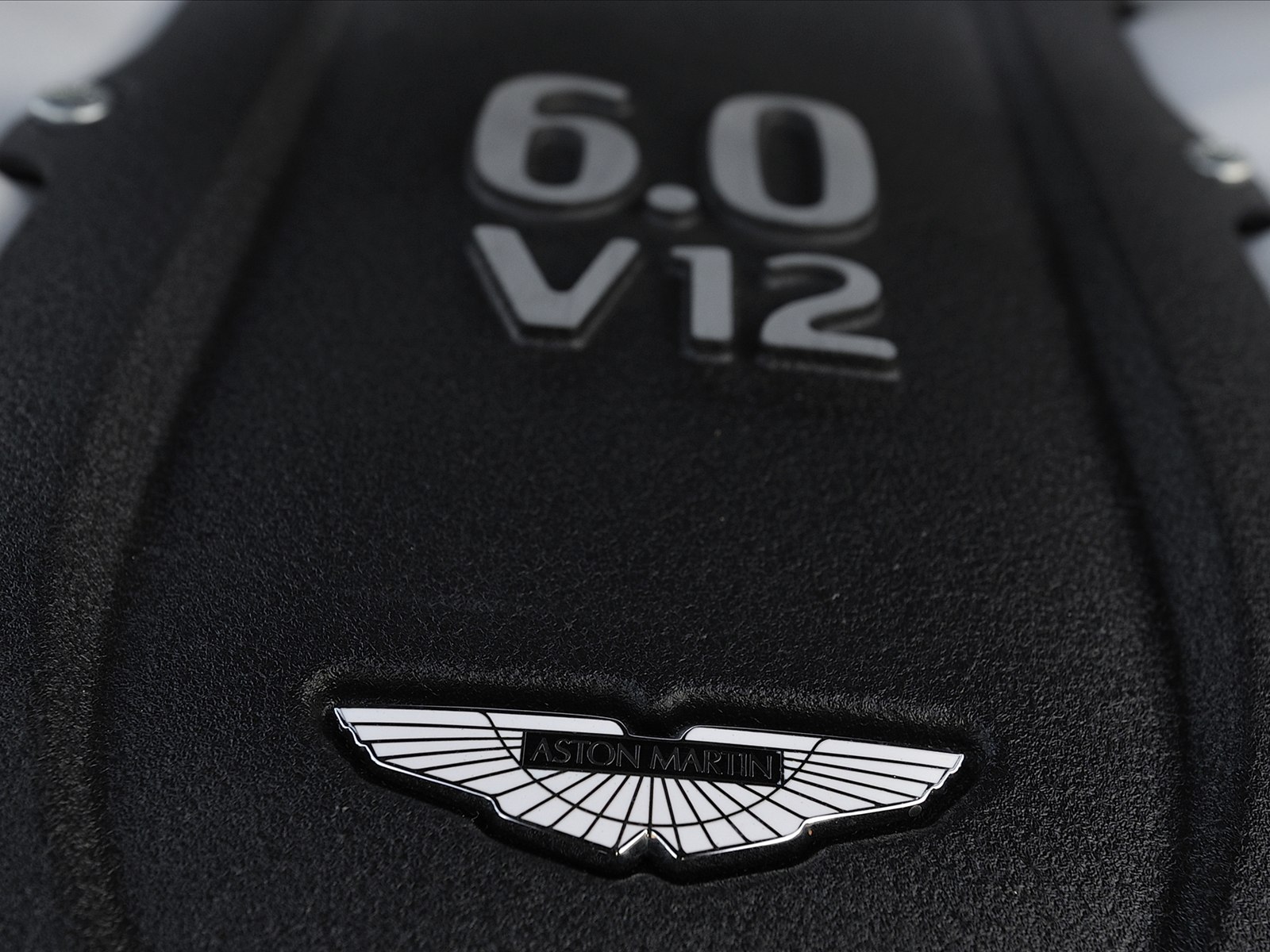 Aston Martin Vanquish Volante 2014