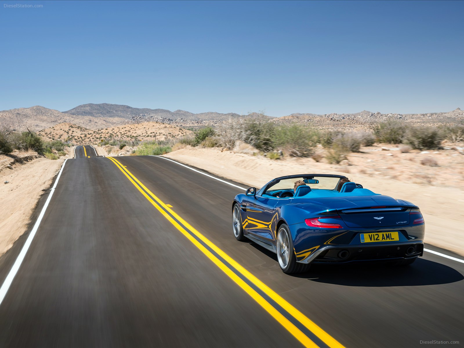 Aston Martin Vanquish Volante 2014