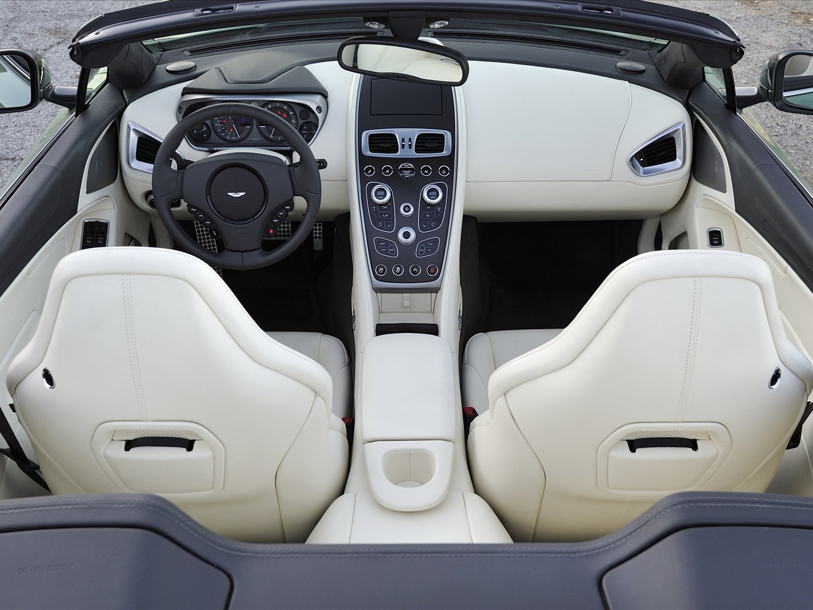 Aston Martin Vanquish Volante 2014