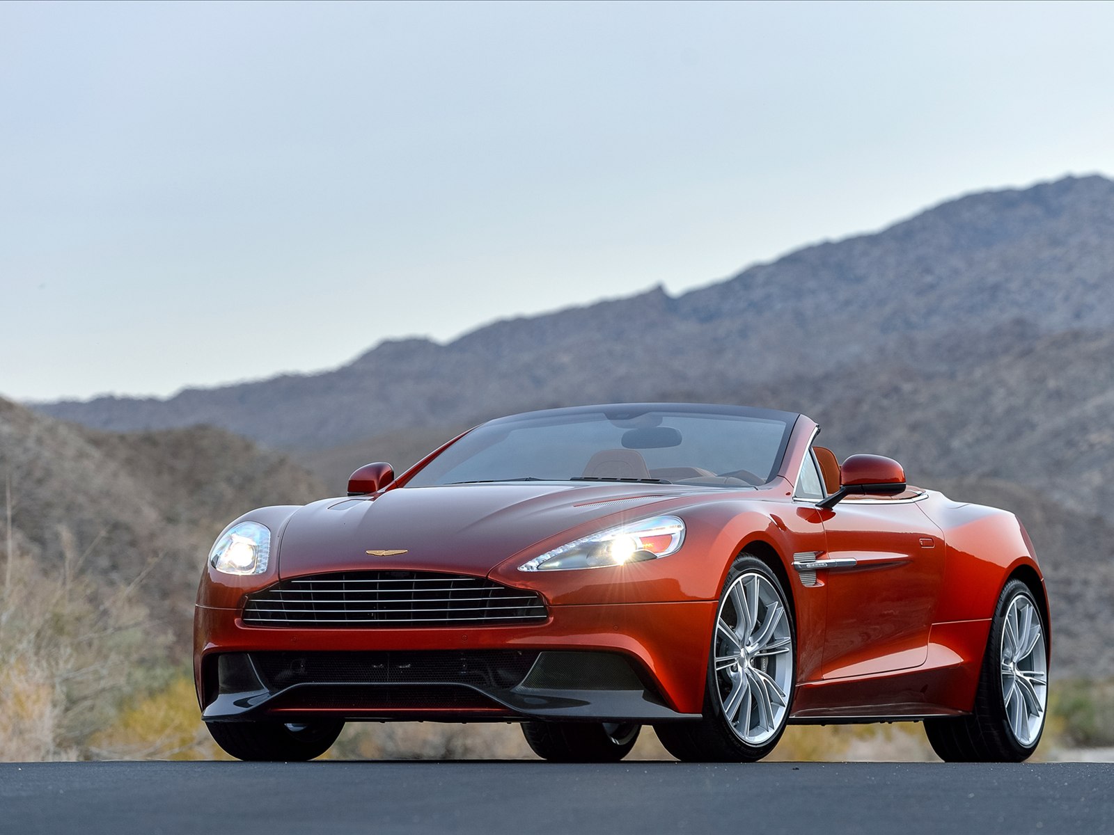 Aston Martin Vanquish Volante 2014