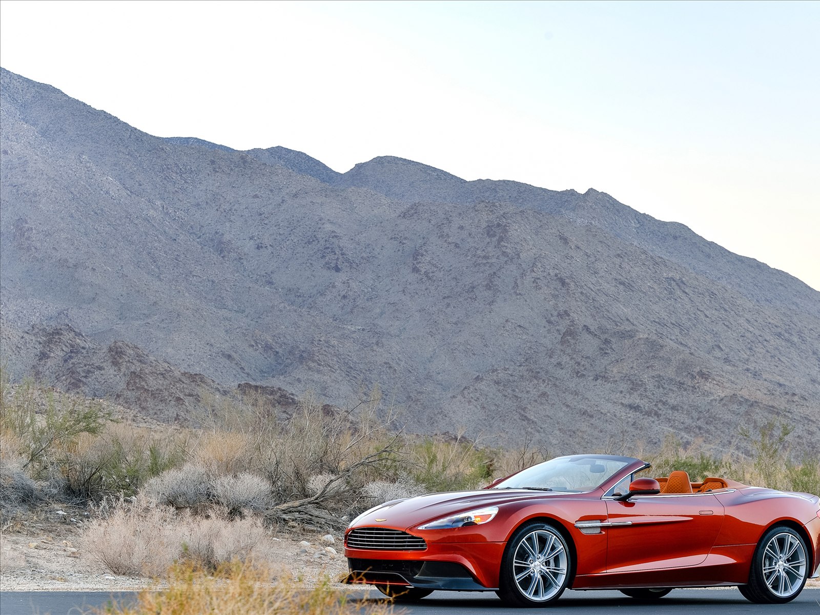 Aston Martin Vanquish Volante 2014