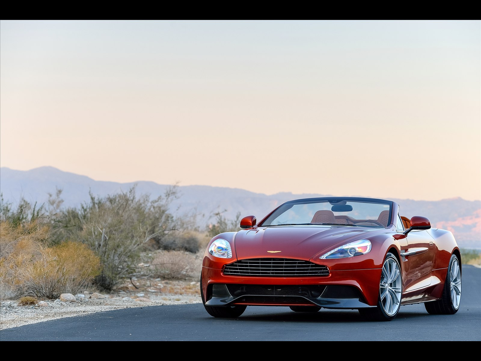 Aston Martin Vanquish Volante 2014