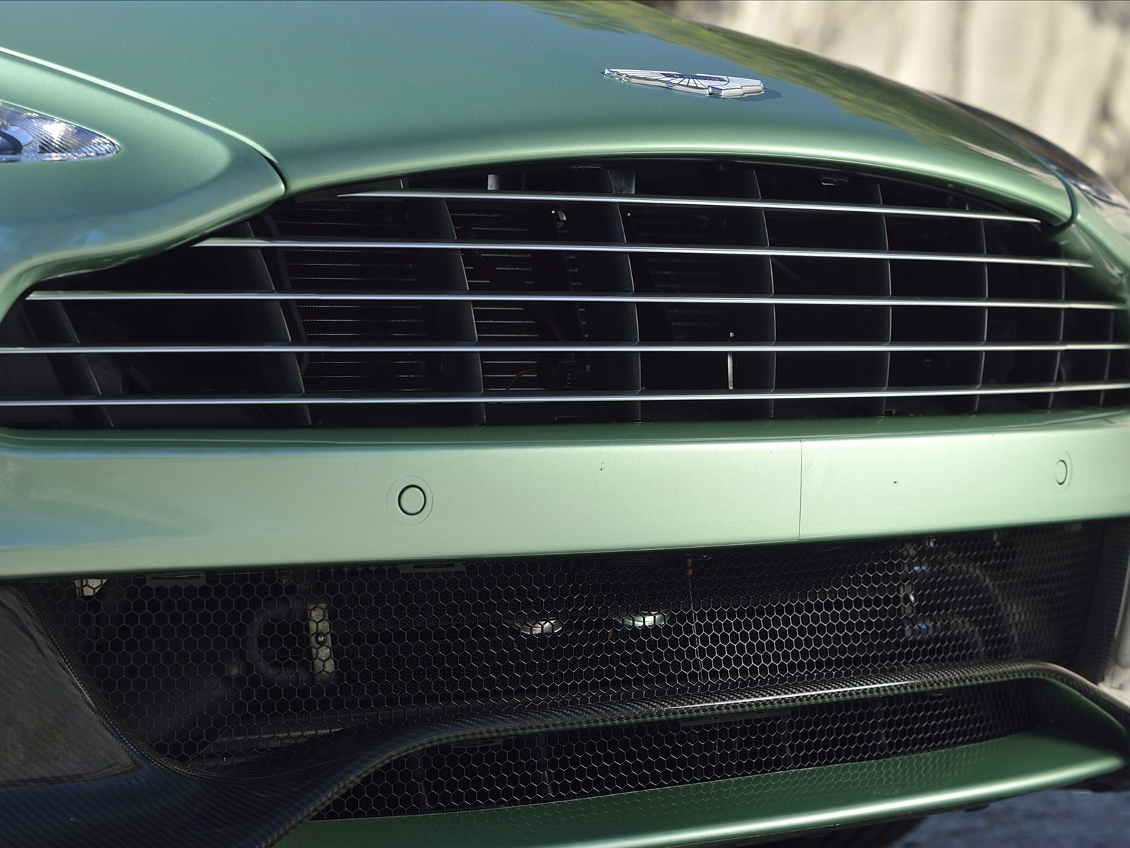 Aston Martin Vanquish Volante 2014