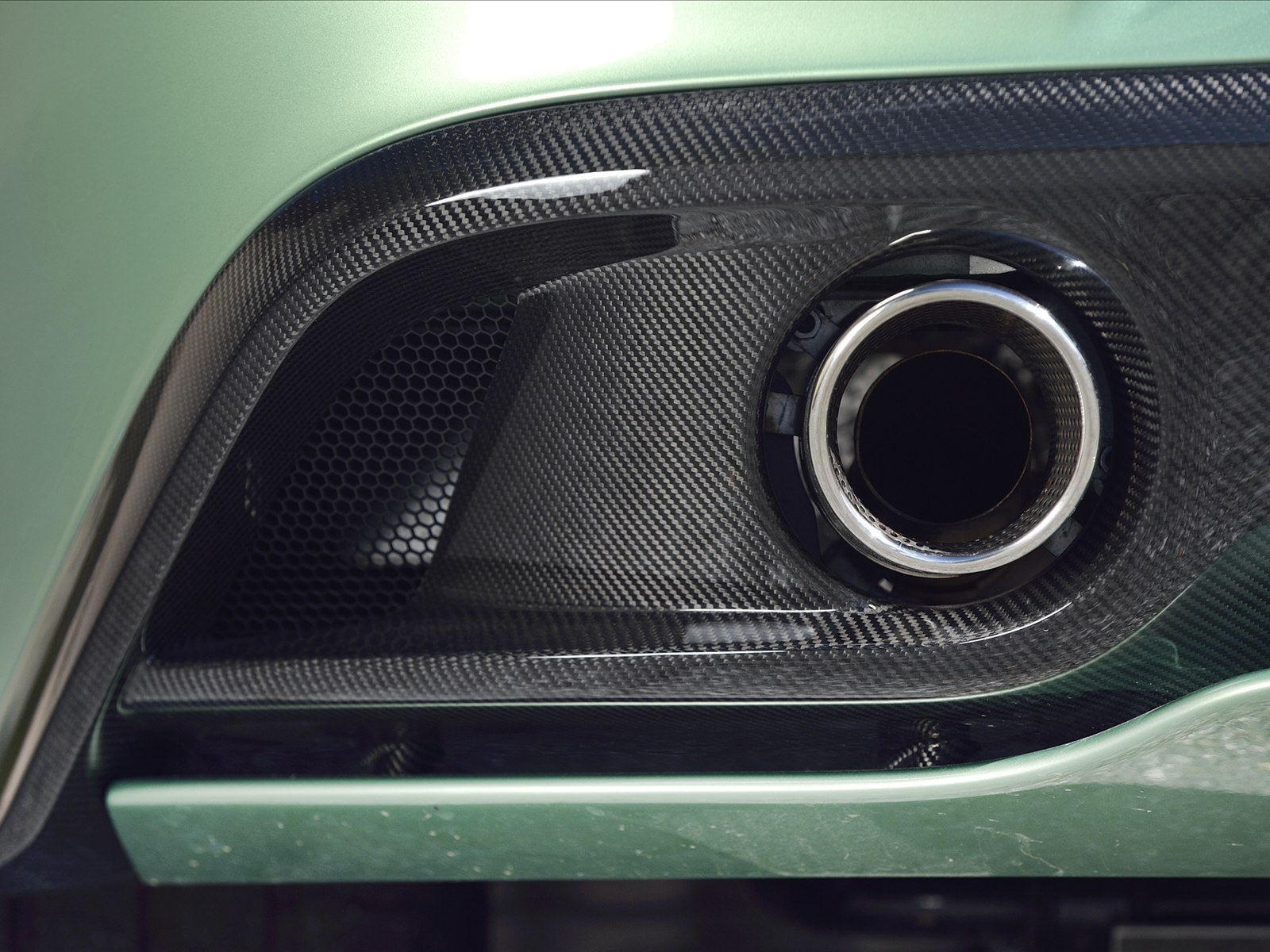 Aston Martin Vanquish Volante 2014