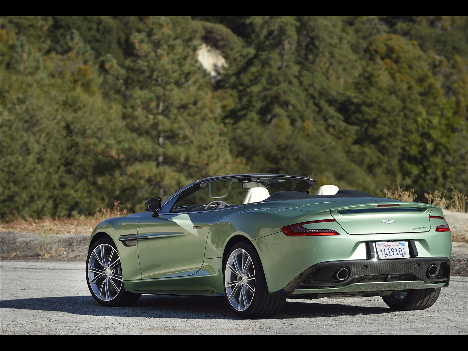 Aston Martin Vanquish Volante 2014
