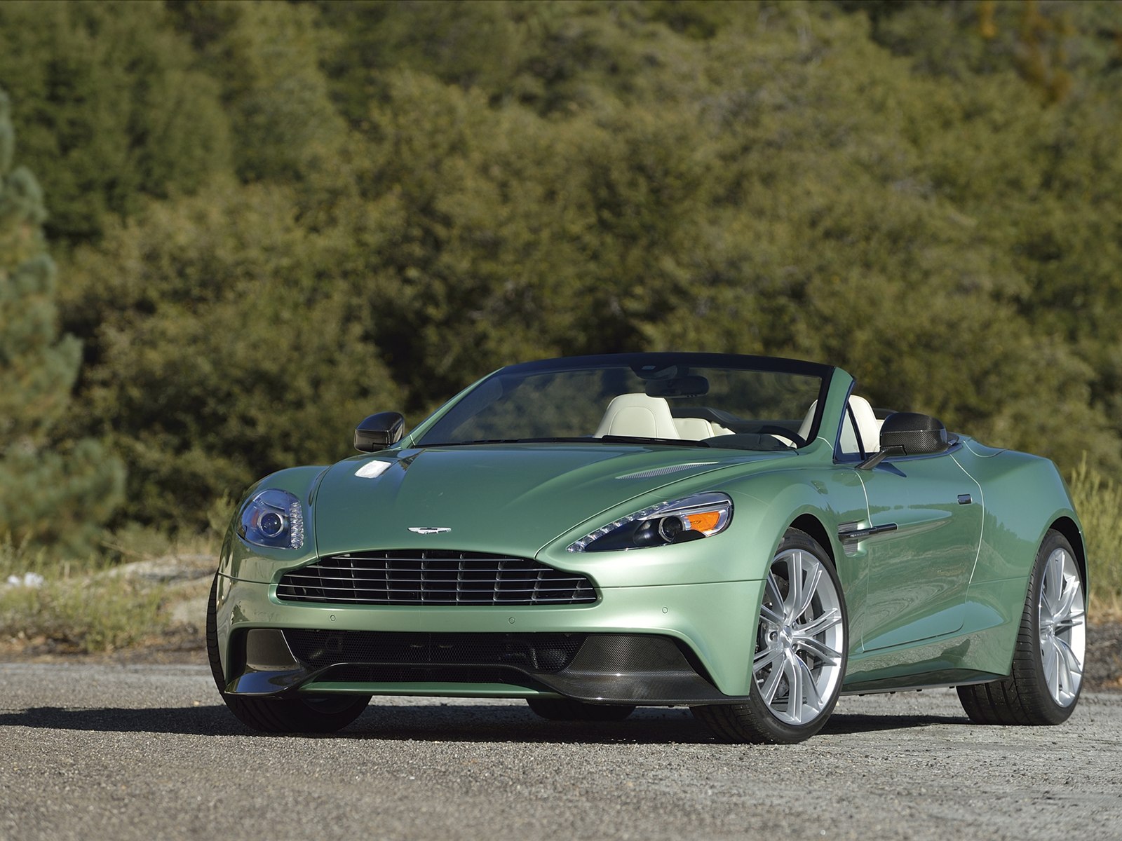 Aston Martin Vanquish Volante 2014