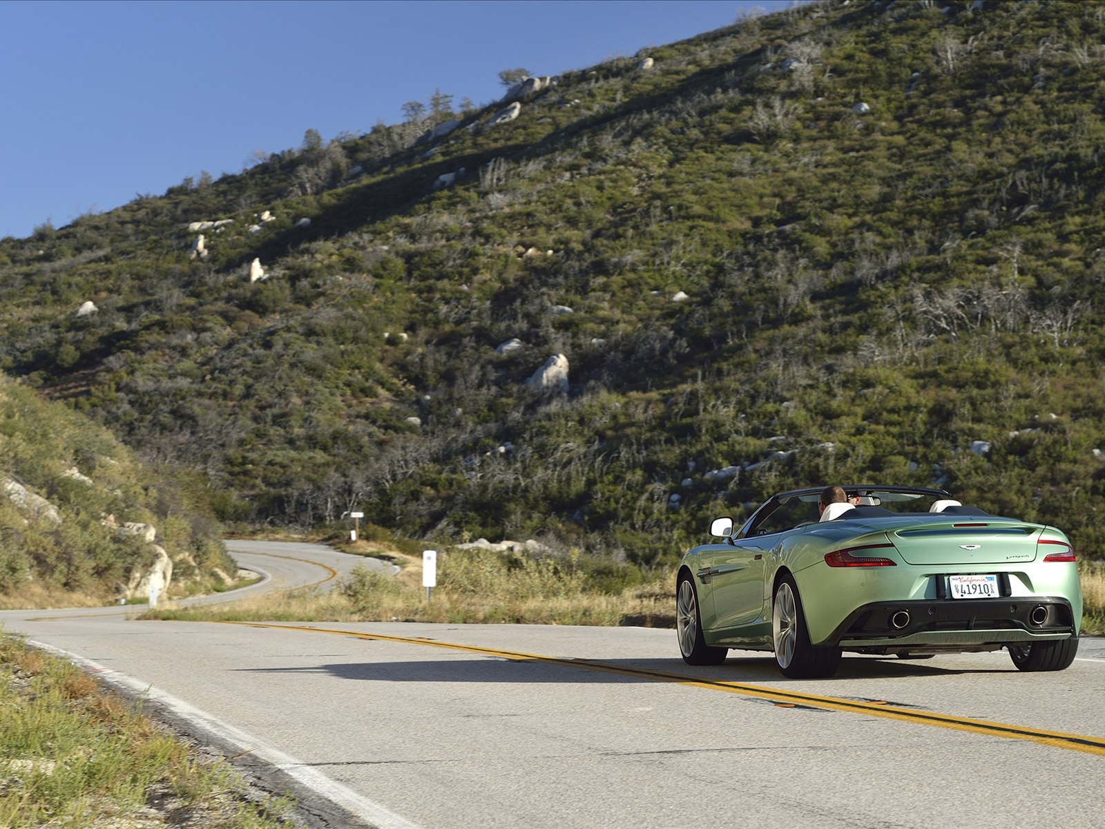 Aston Martin Vanquish Volante 2014