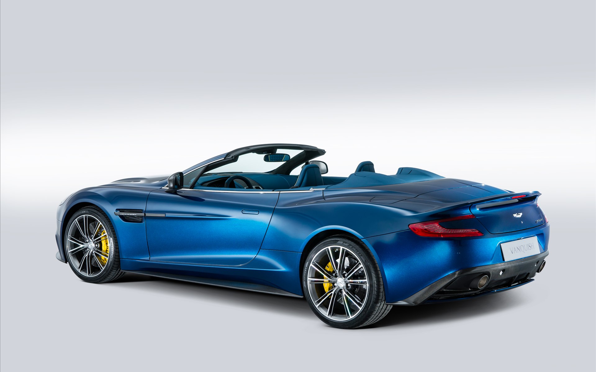 Aston Martin Vanquish Volante 2014