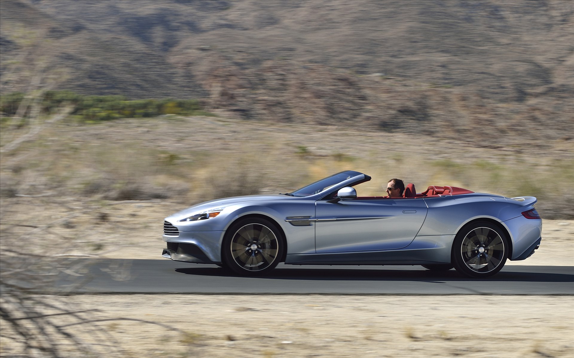 Aston Martin Vanquish Volante 2014