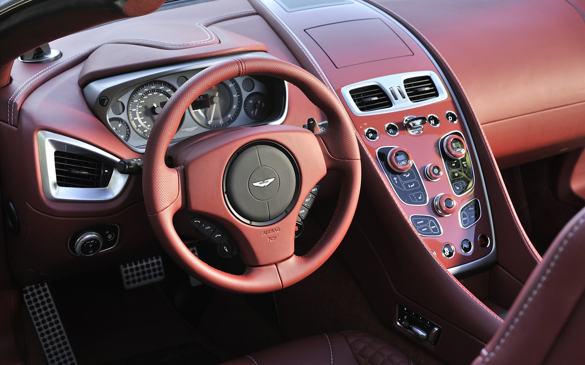 Aston Martin Vanquish Volante 2014