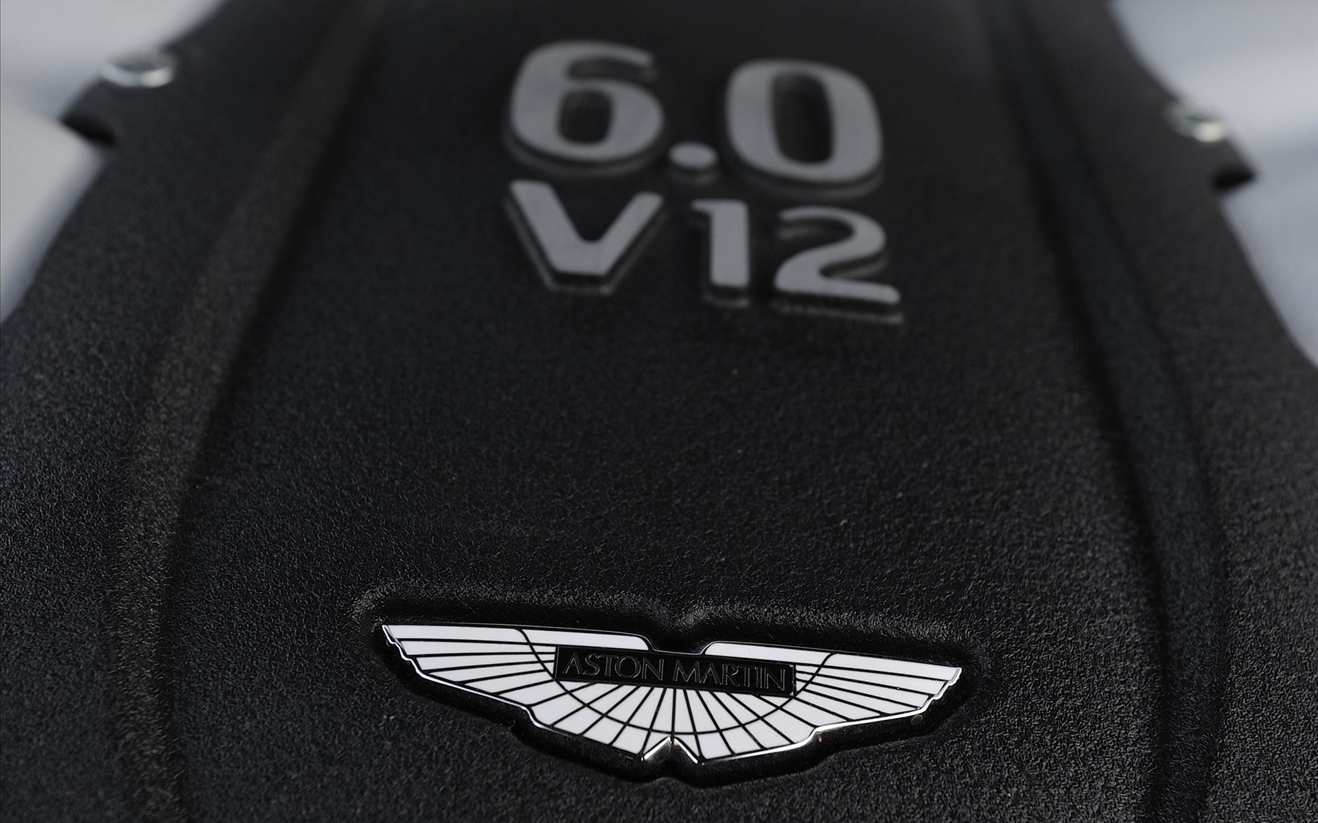Aston Martin Vanquish Volante 2014