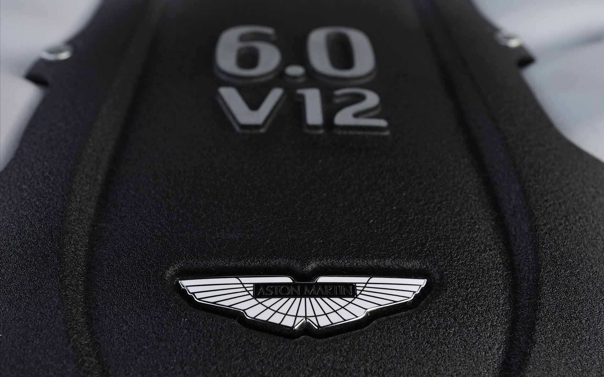 Aston Martin Vanquish Volante 2014