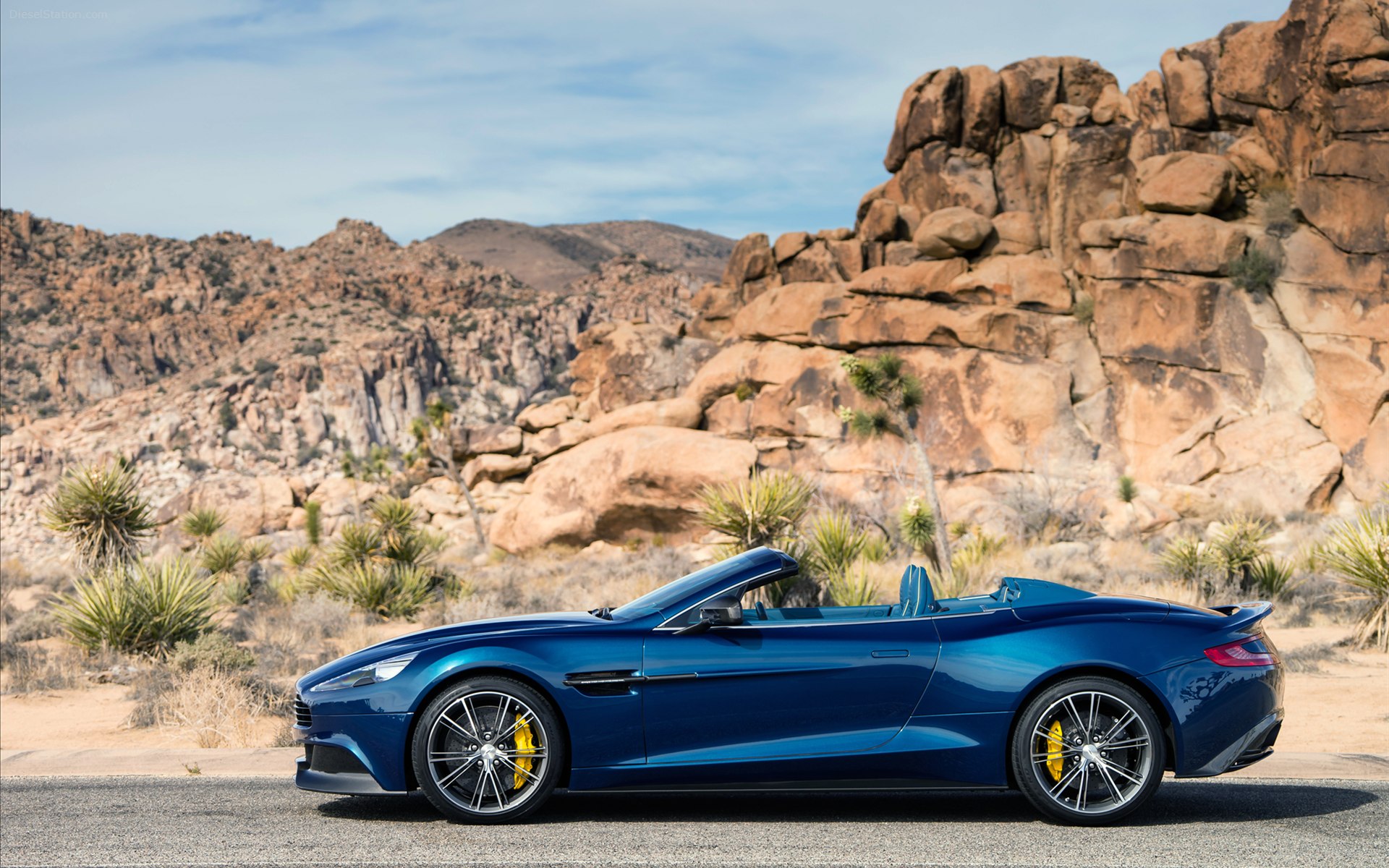 Aston Martin Vanquish Volante 2014