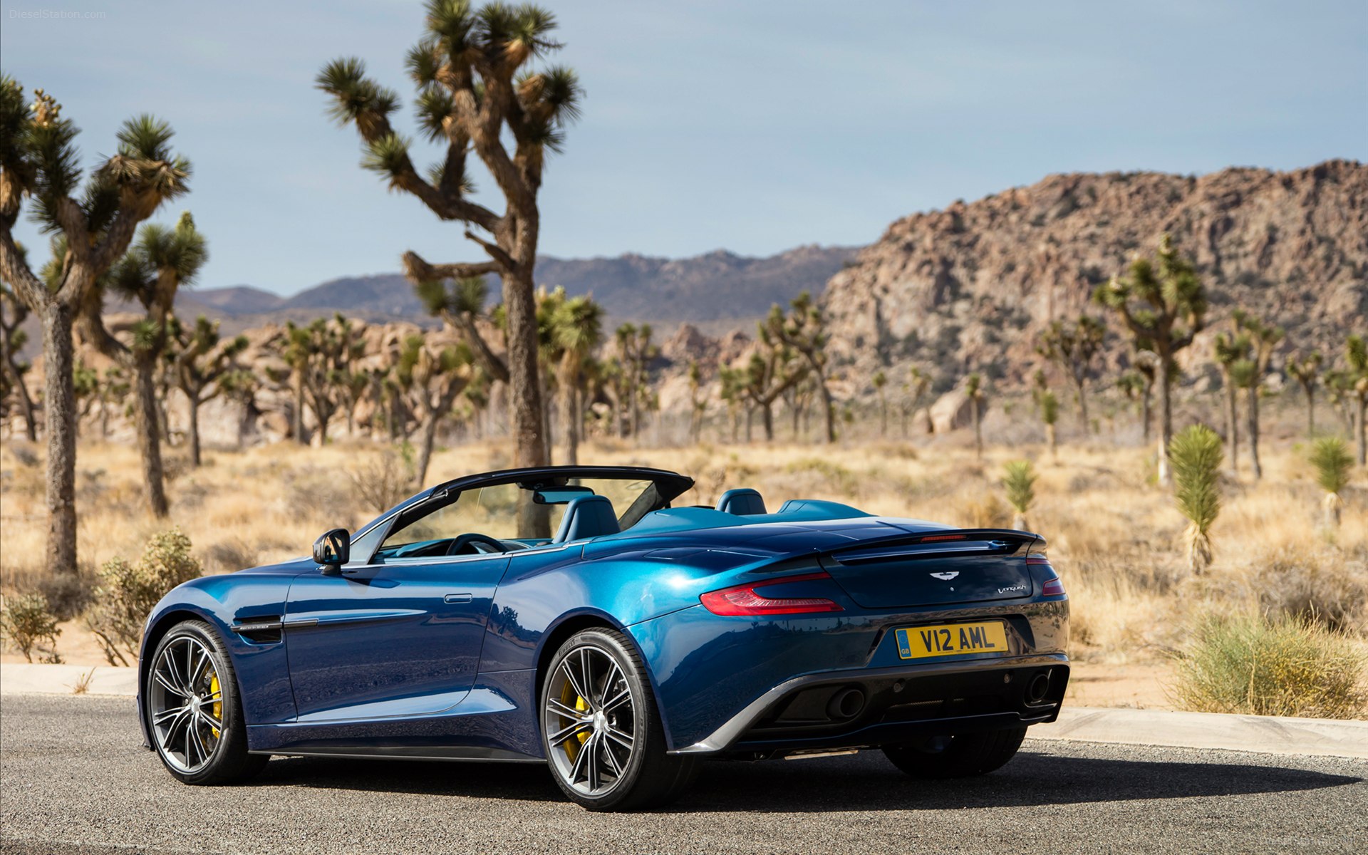 Aston Martin Vanquish Volante 2014