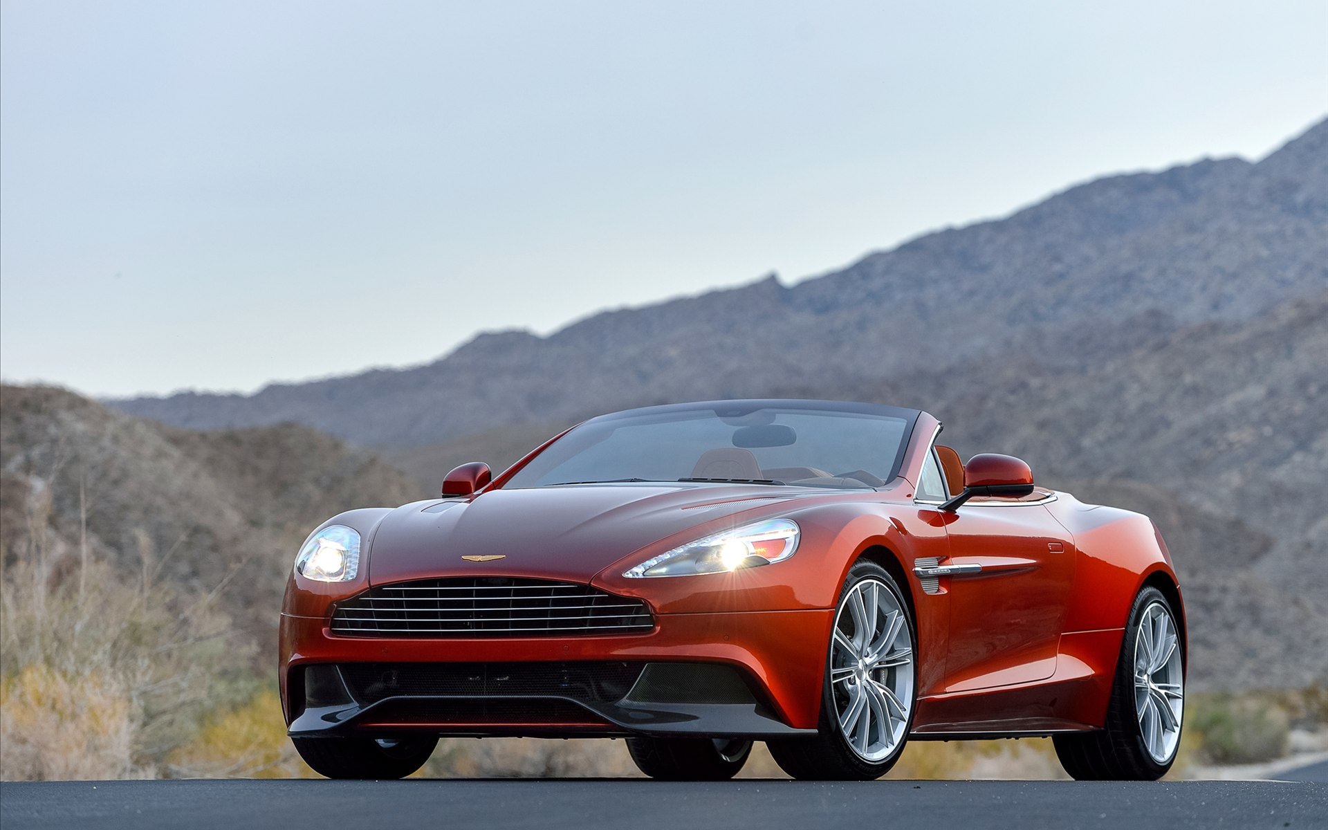 Aston Martin Vanquish Volante 2014