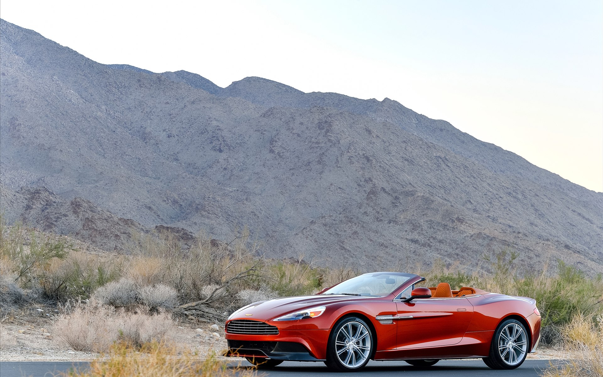 Aston Martin Vanquish Volante 2014