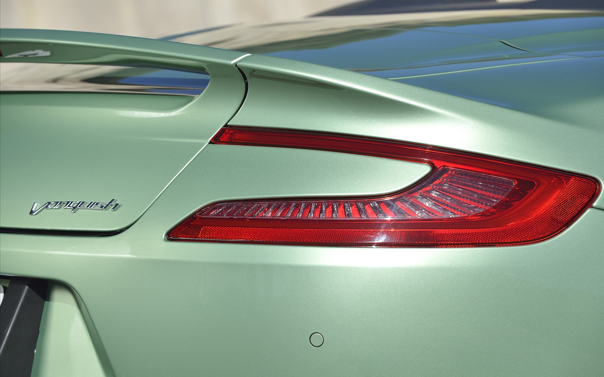 Aston Martin Vanquish Volante 2014