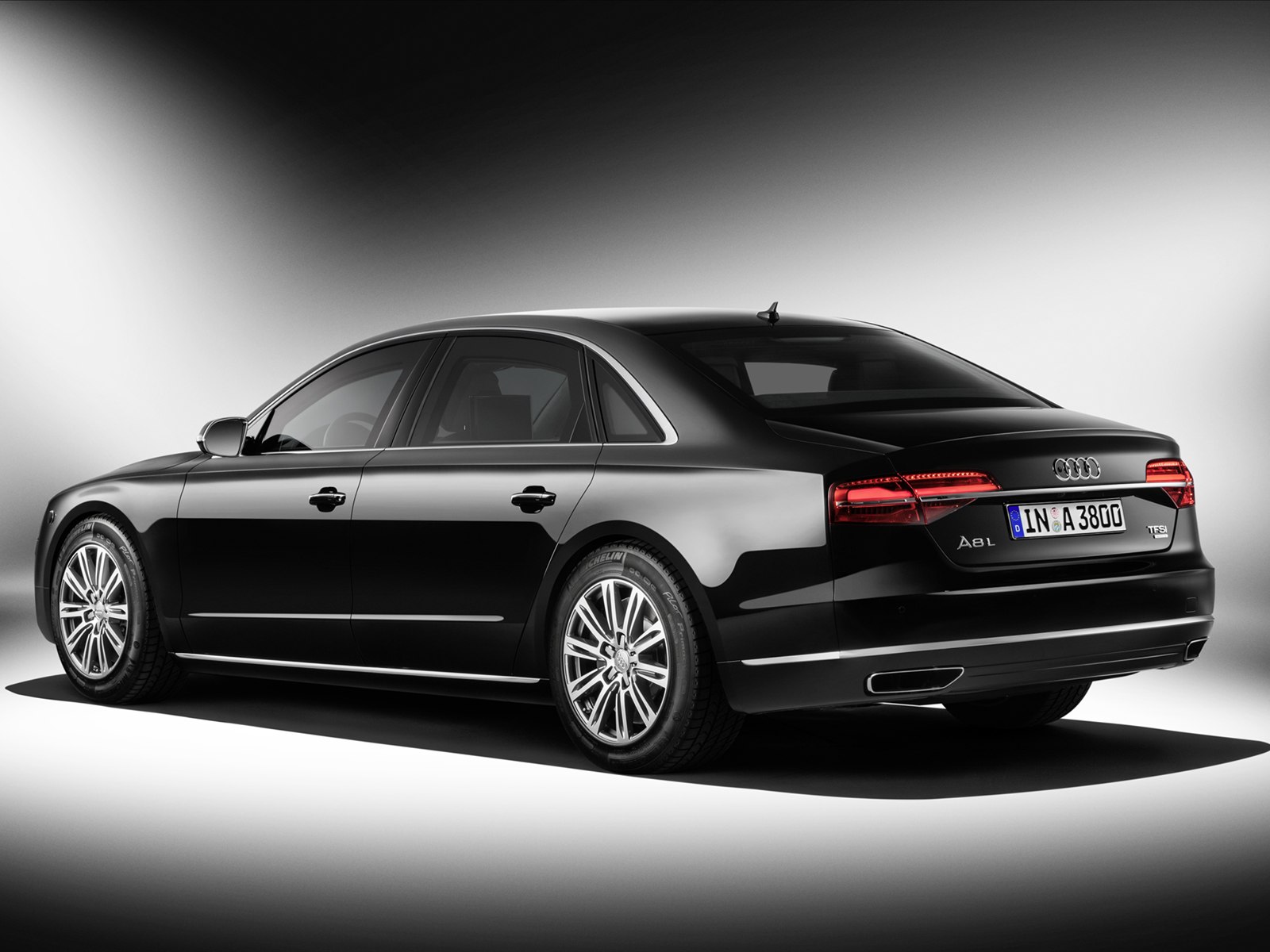 Audi A8 L Security 2015