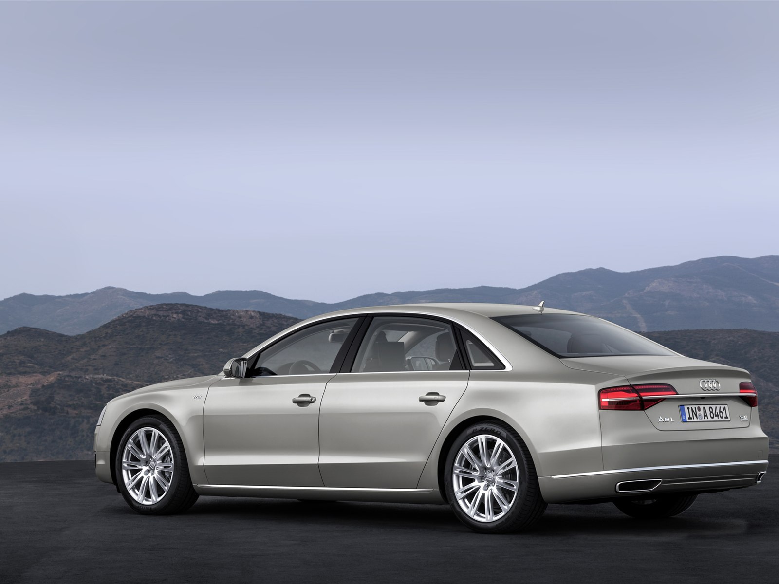 Audi A8L 2014