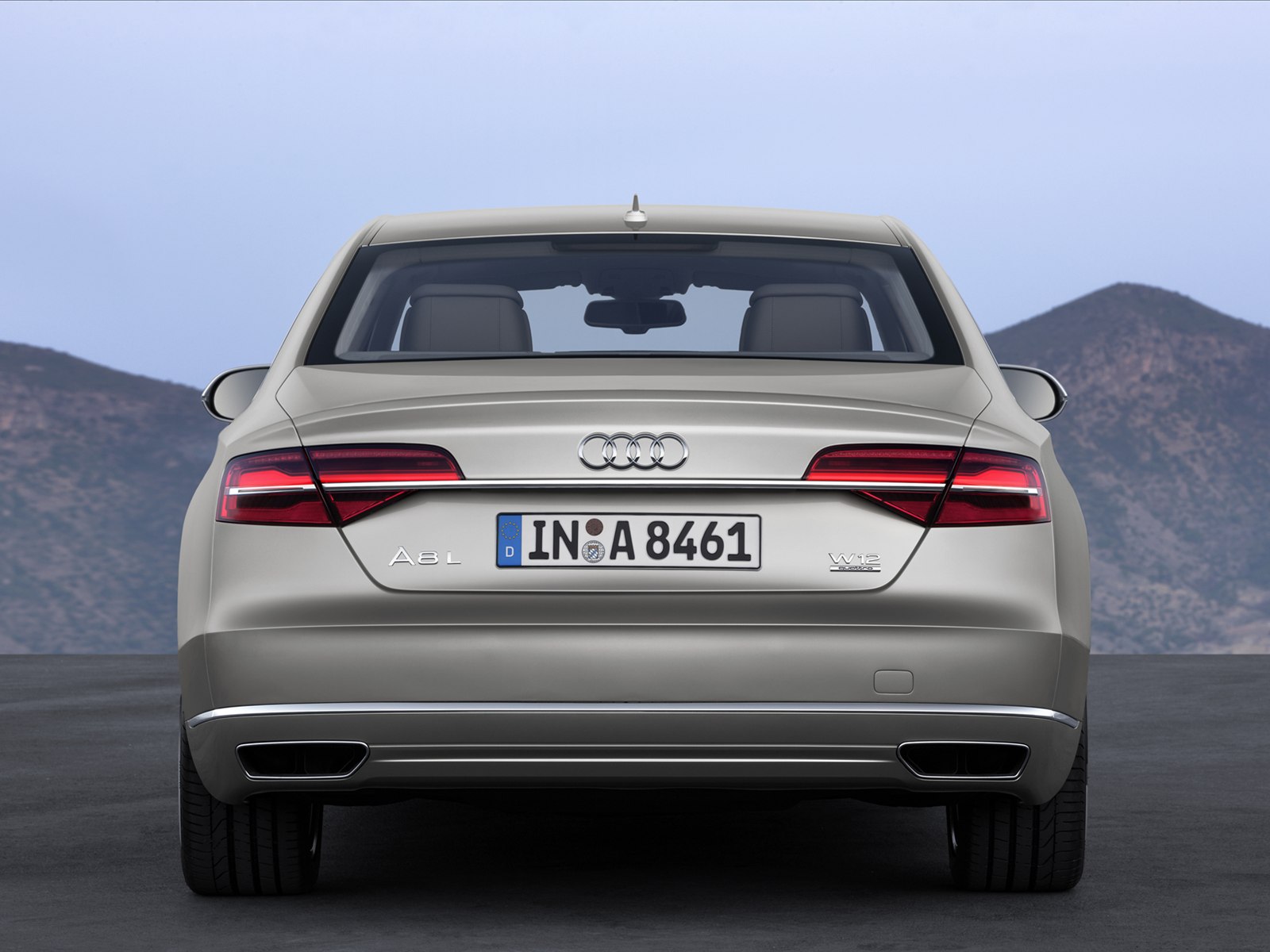 Audi A8L 2014