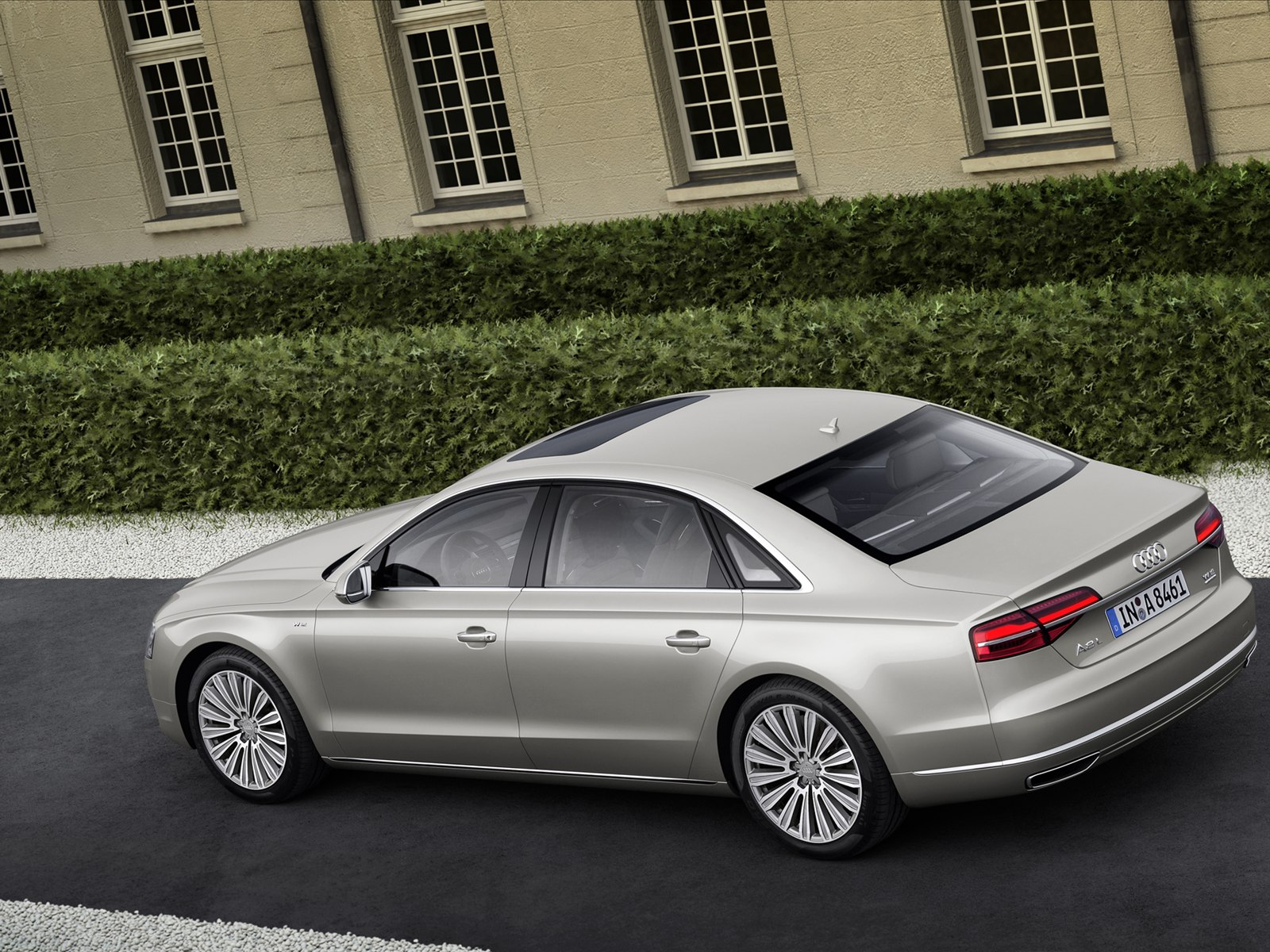 Audi A8L 2014