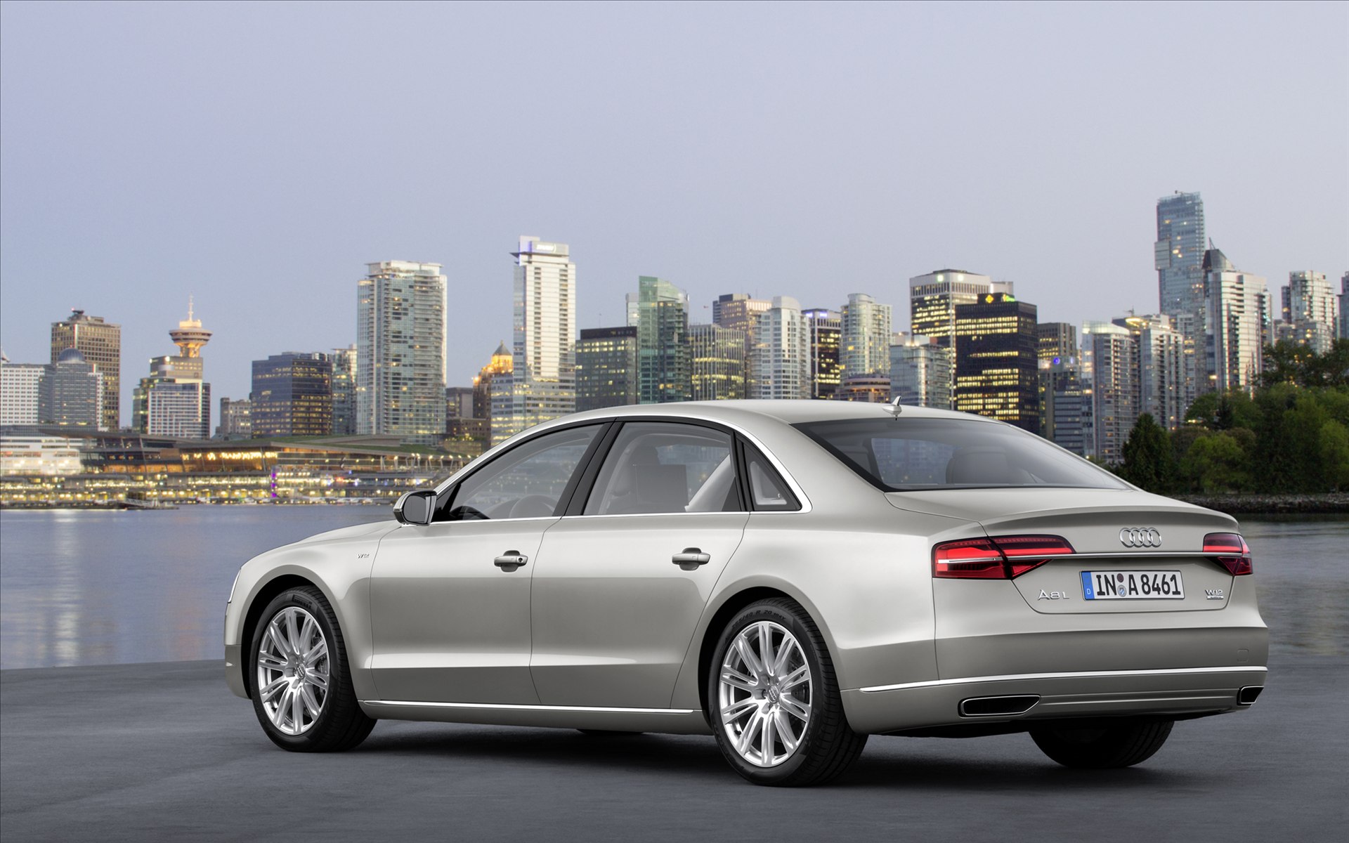 Audi A8L 2014