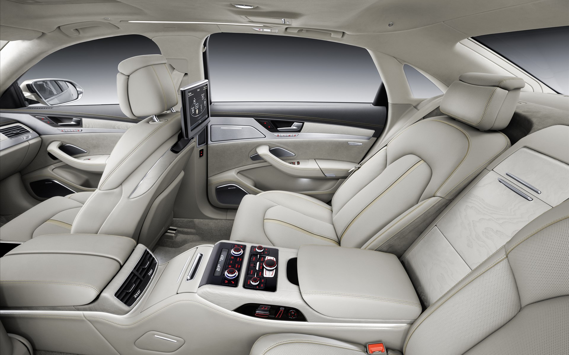 Audi A8L 2014