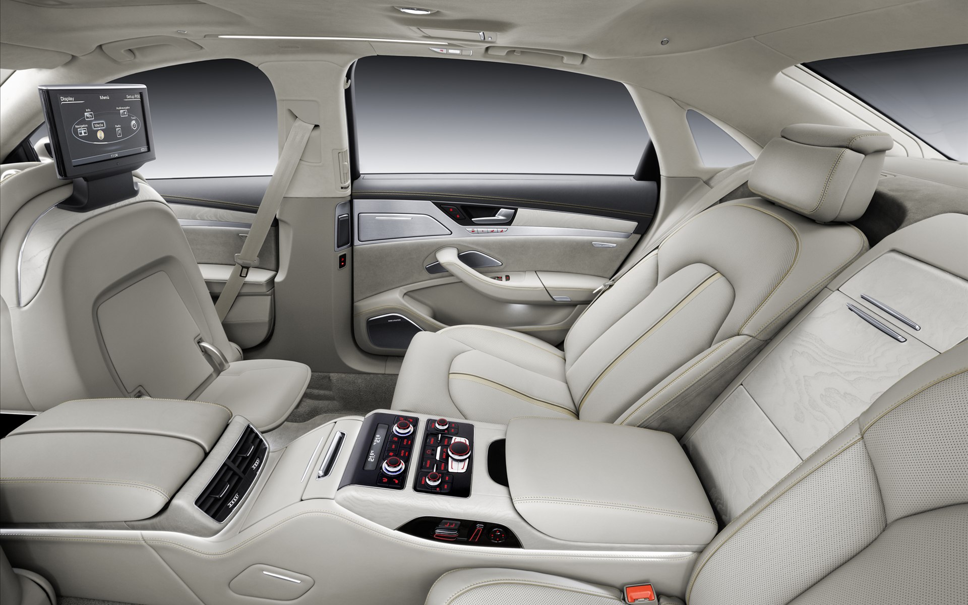 Audi A8L 2014