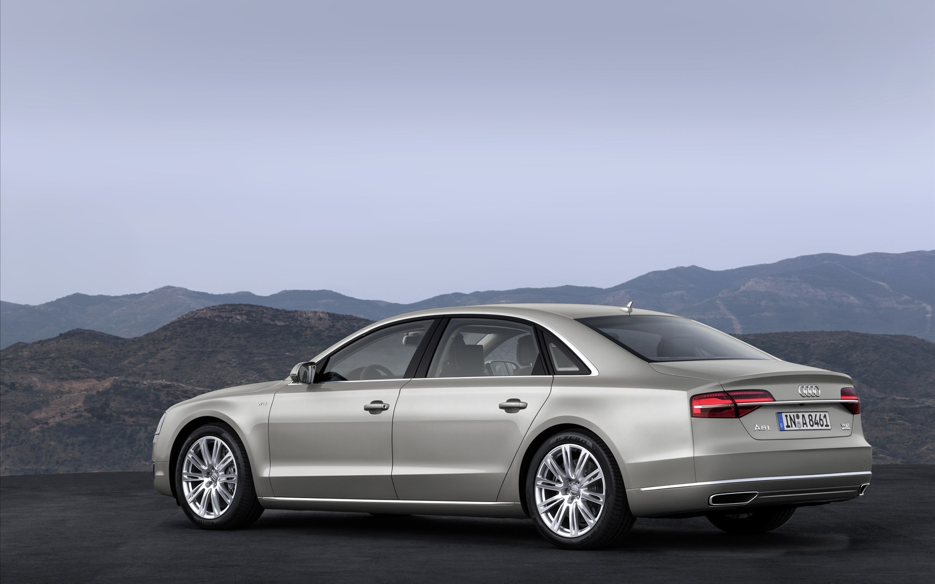 Audi A8L 2014