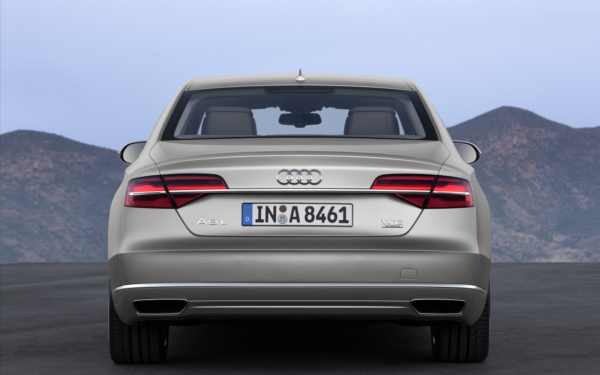 Audi A8L 2014