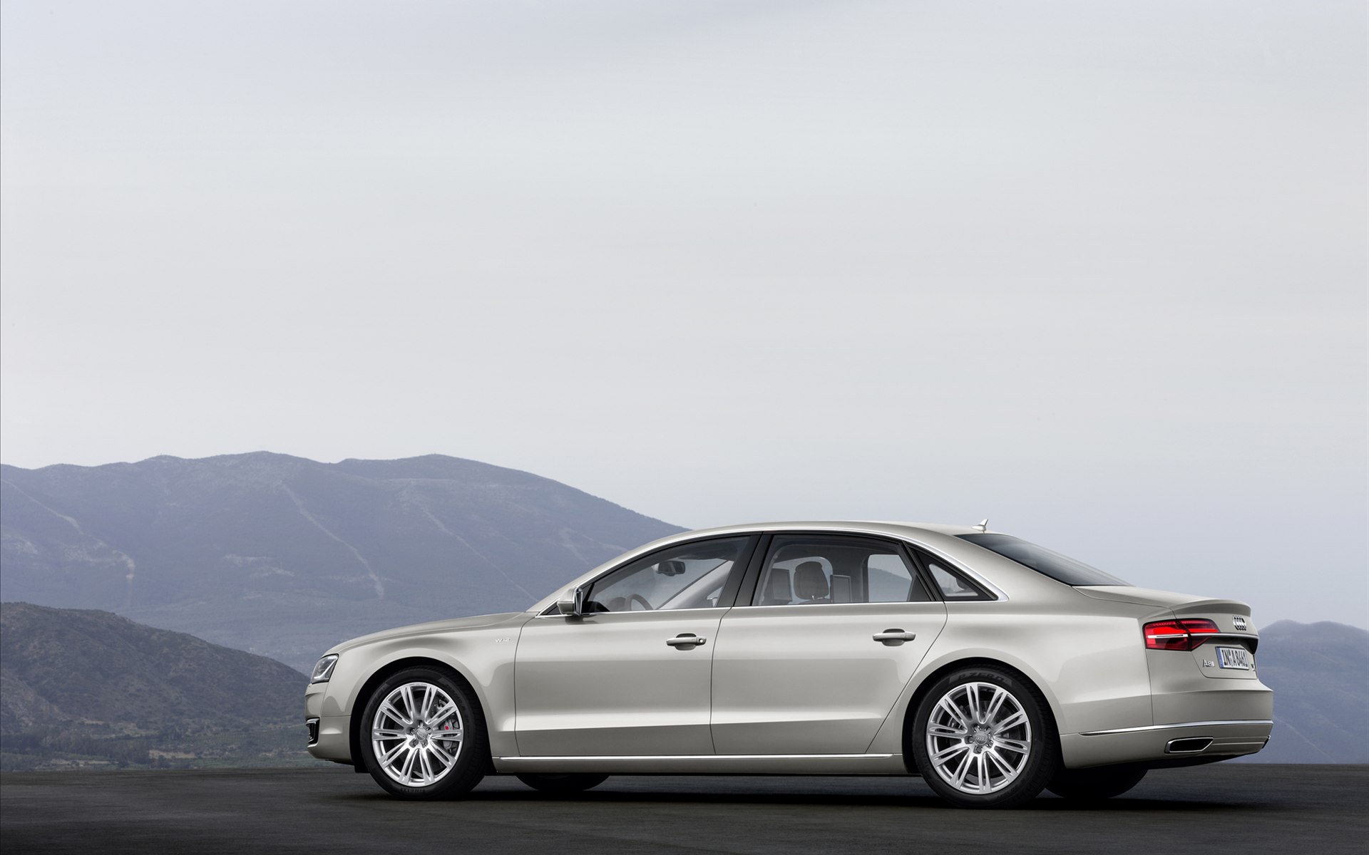 Audi A8L 2014
