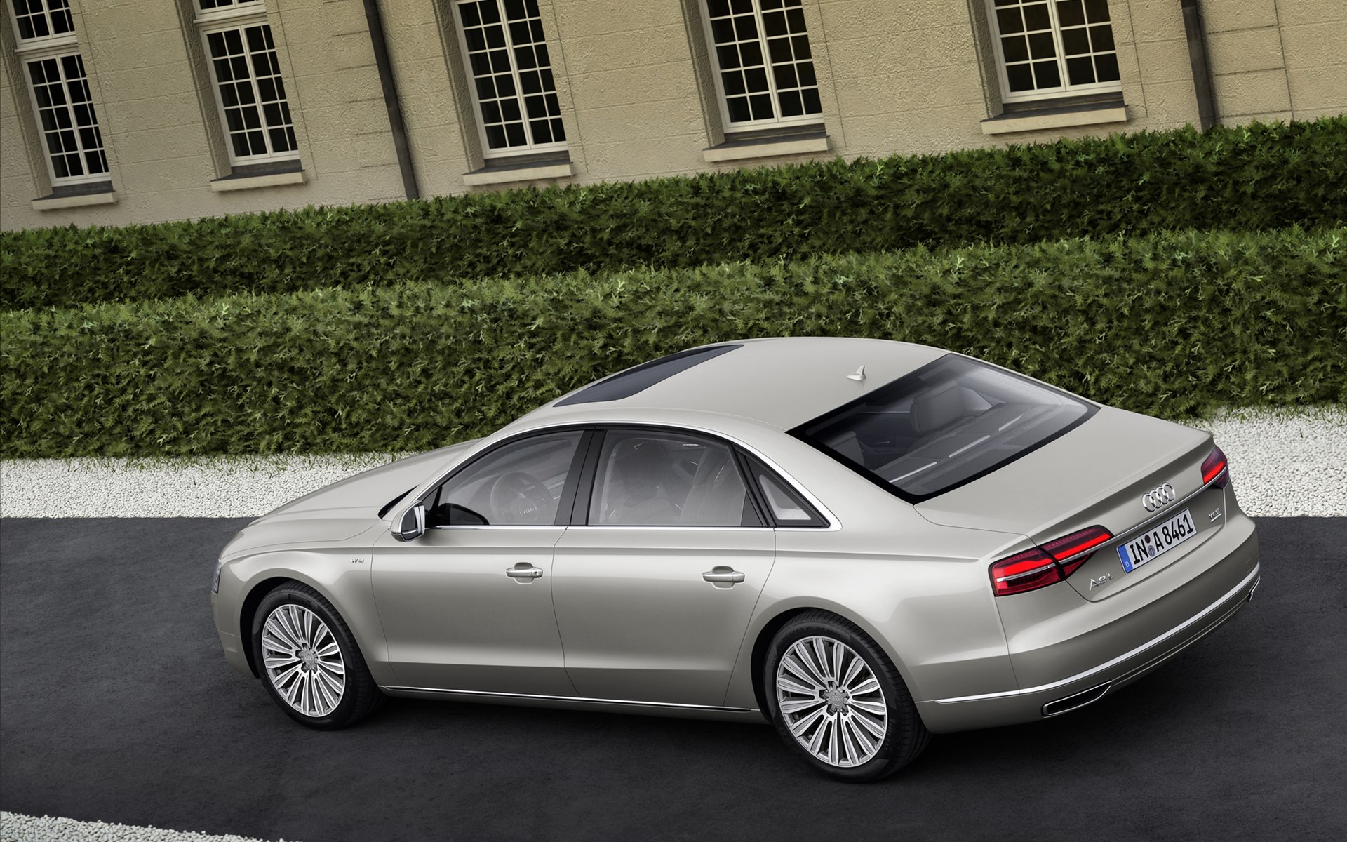 Audi A8L 2014