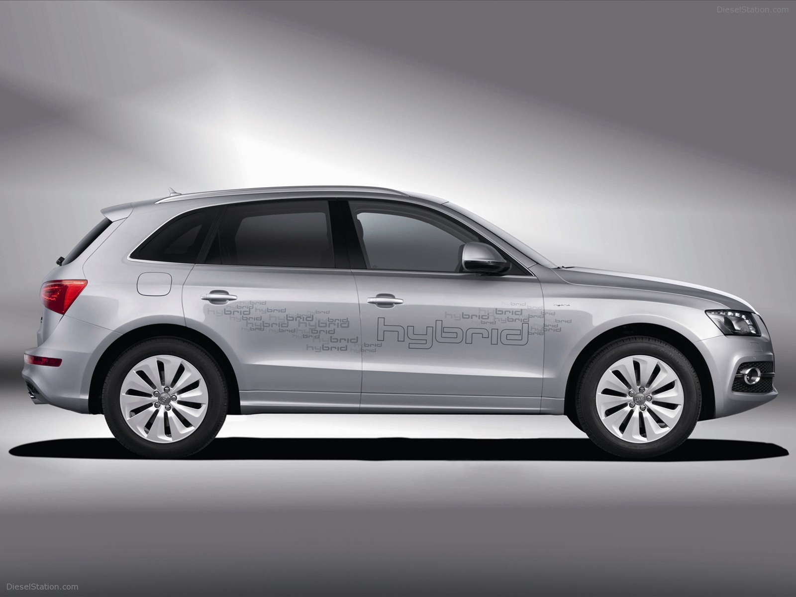 Audi Q5 Hybrid Quattro 2012