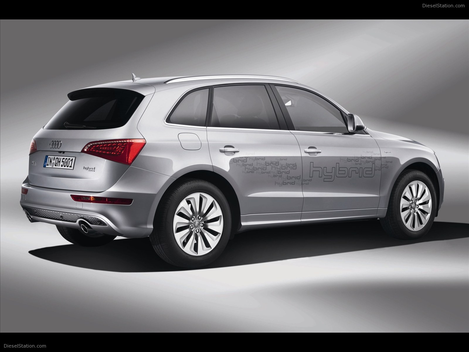Audi Q5 Hybrid Quattro 2012
