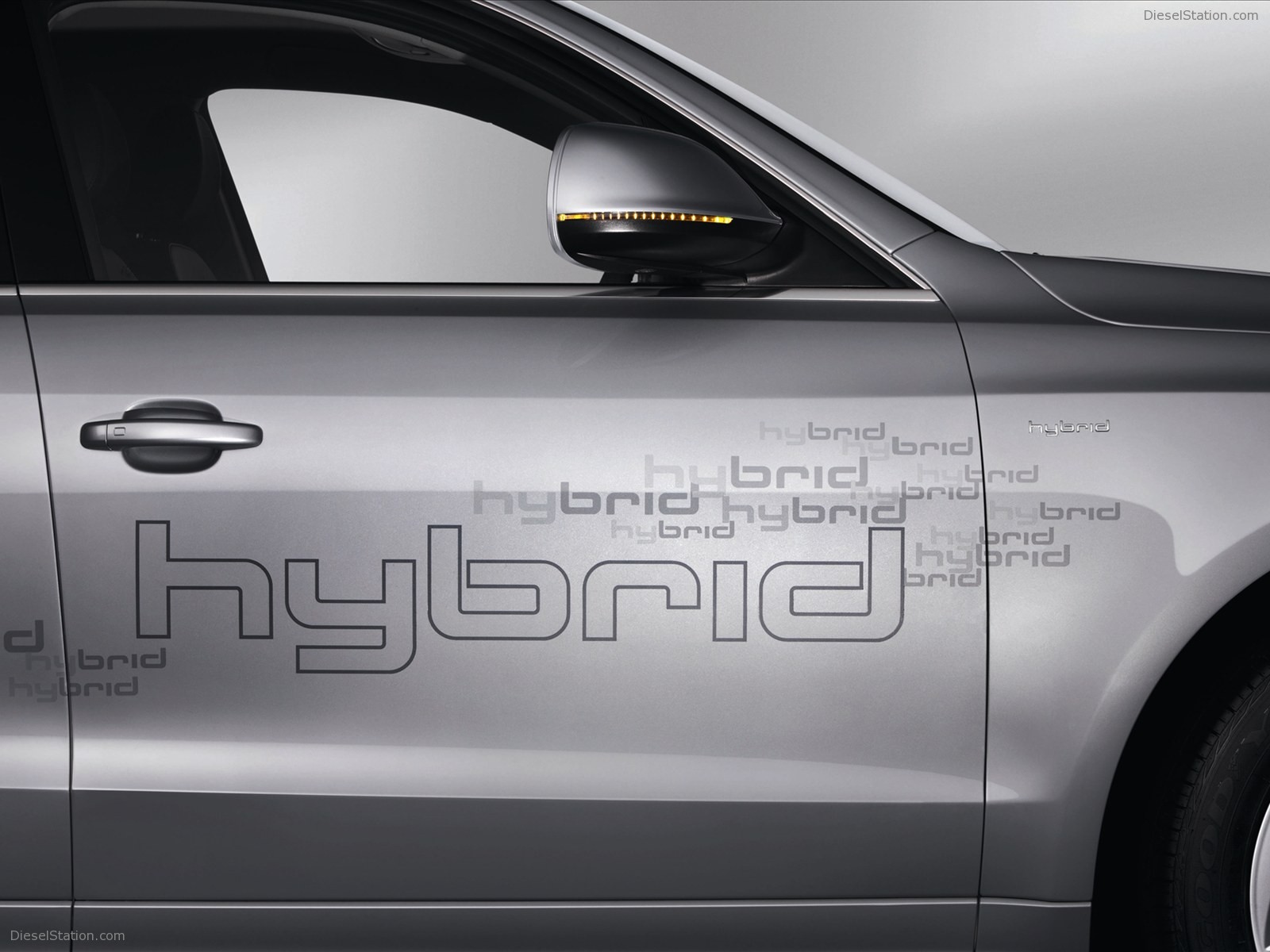 Audi Q5 Hybrid Quattro 2012