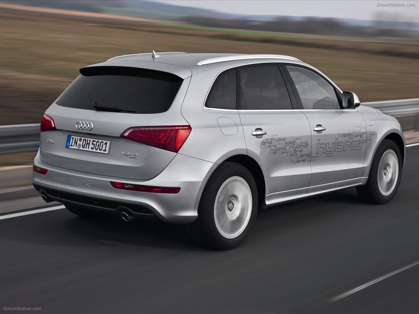 Audi Q5 Hybrid Quattro 2012