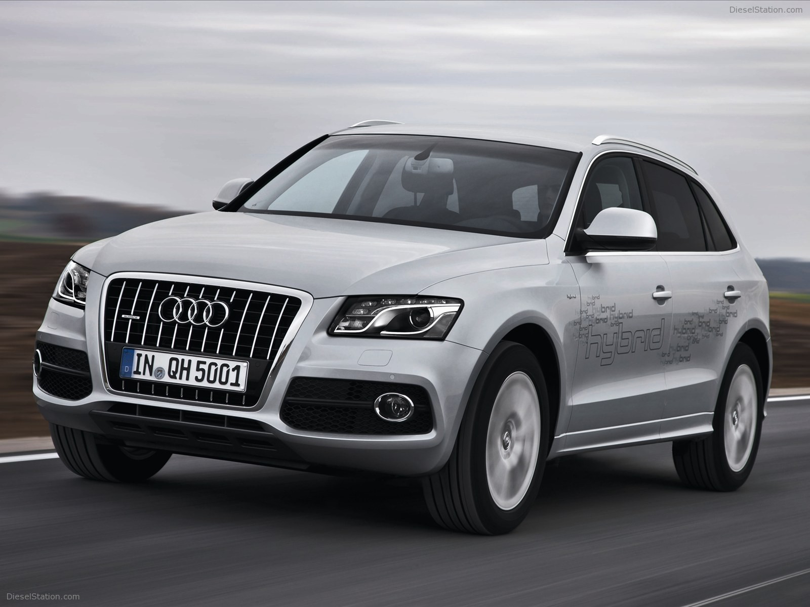 Audi Q5 Hybrid Quattro 2012