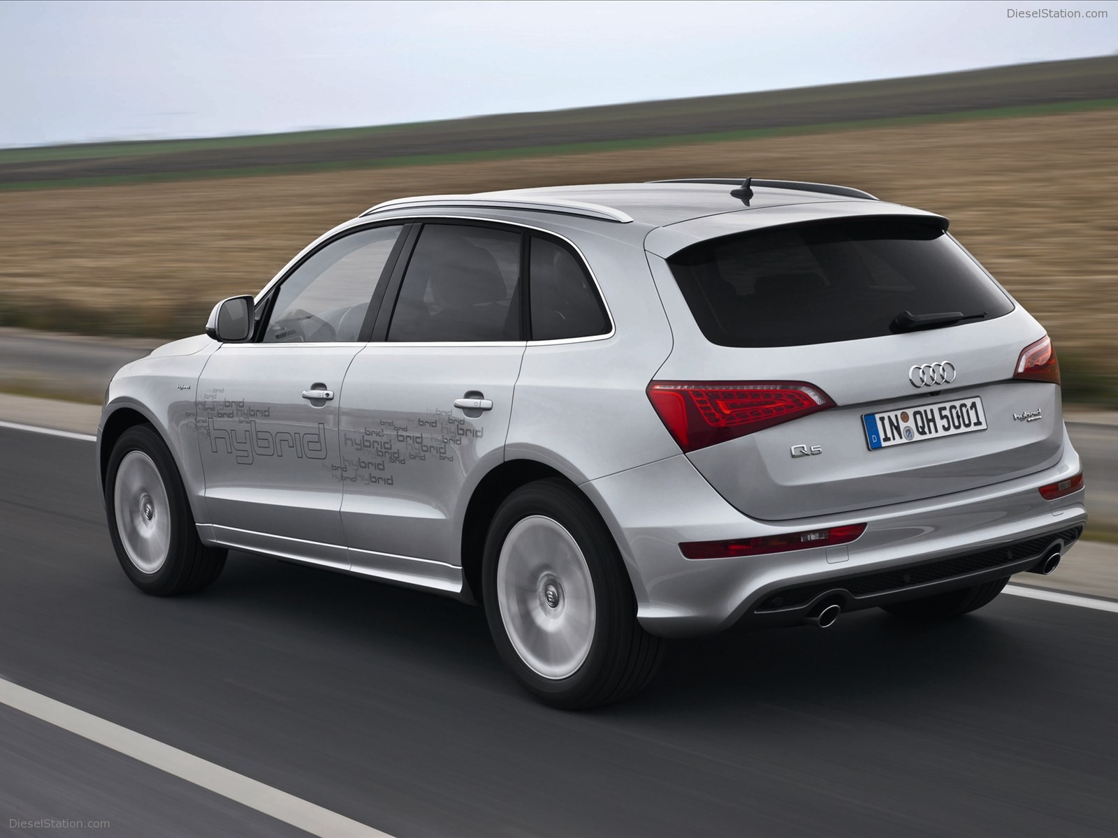 Audi Q5 Hybrid Quattro 2012