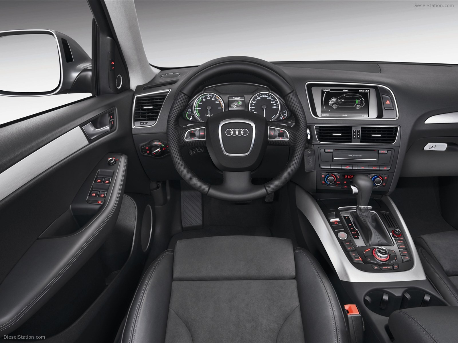 Audi Q5 Hybrid Quattro 2012