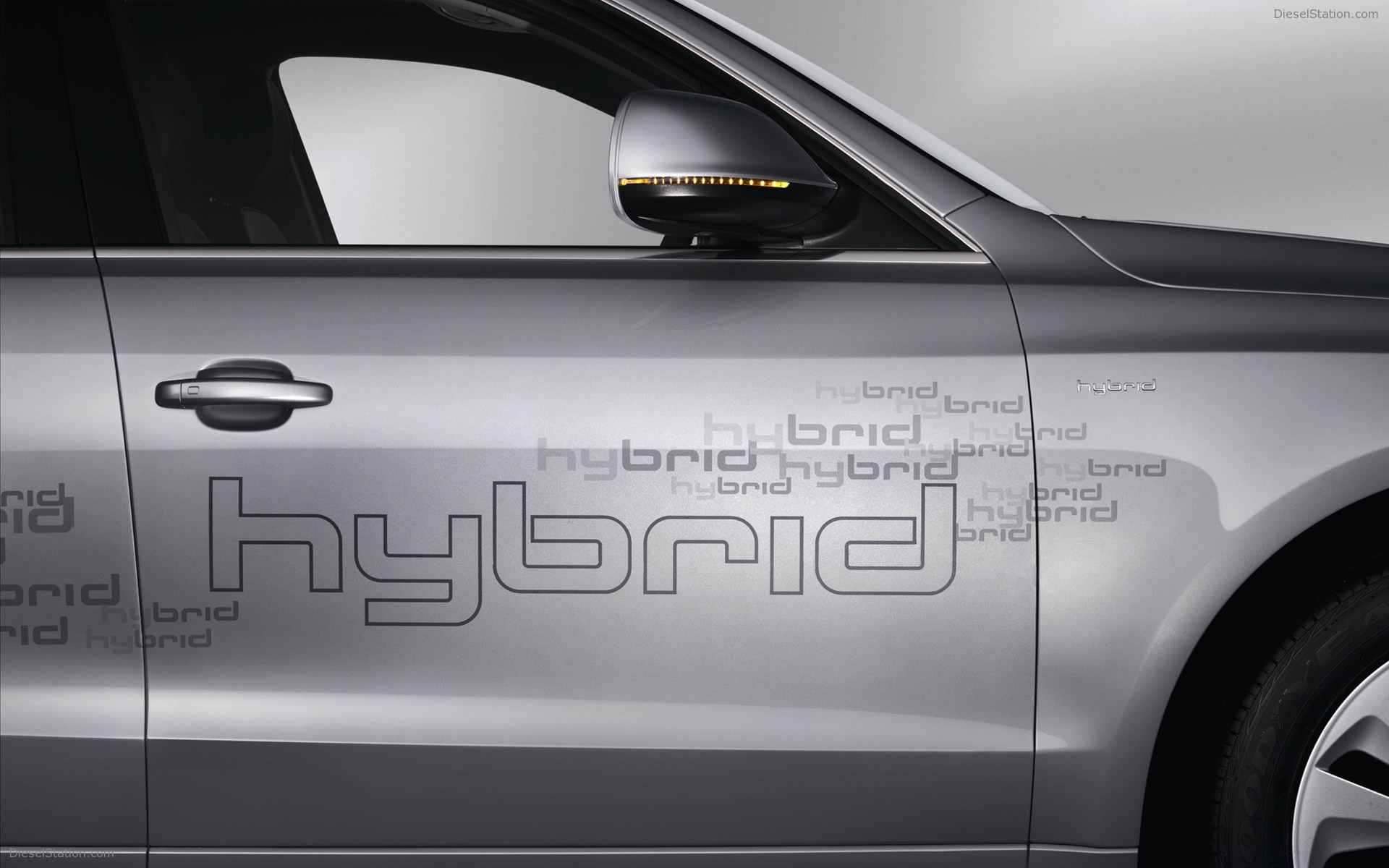 Audi Q5 Hybrid Quattro 2012