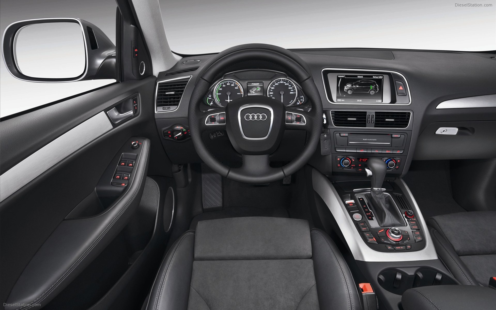 Audi Q5 Hybrid Quattro 2012