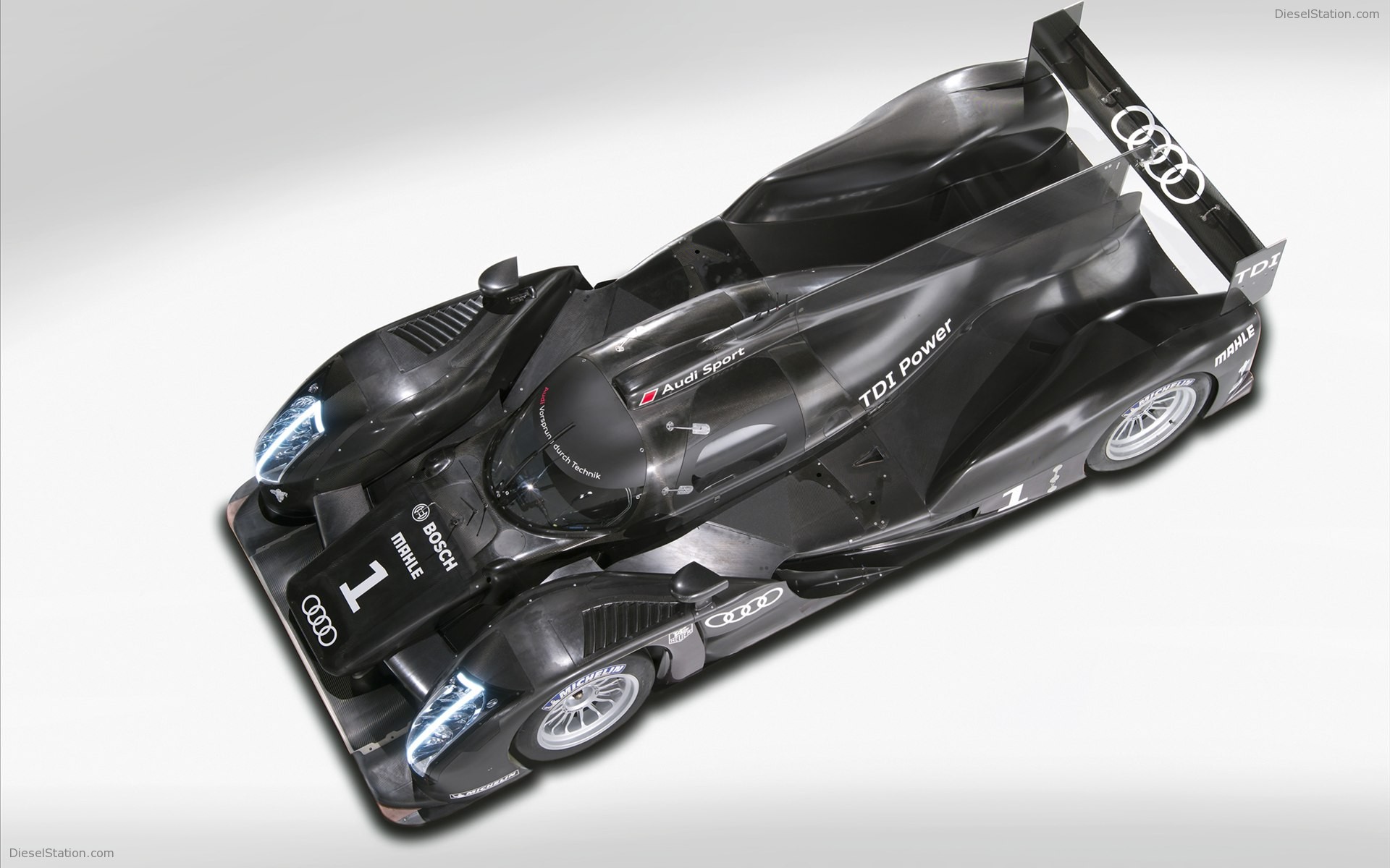 Audi R18 LMP1 Sports Car 2011
