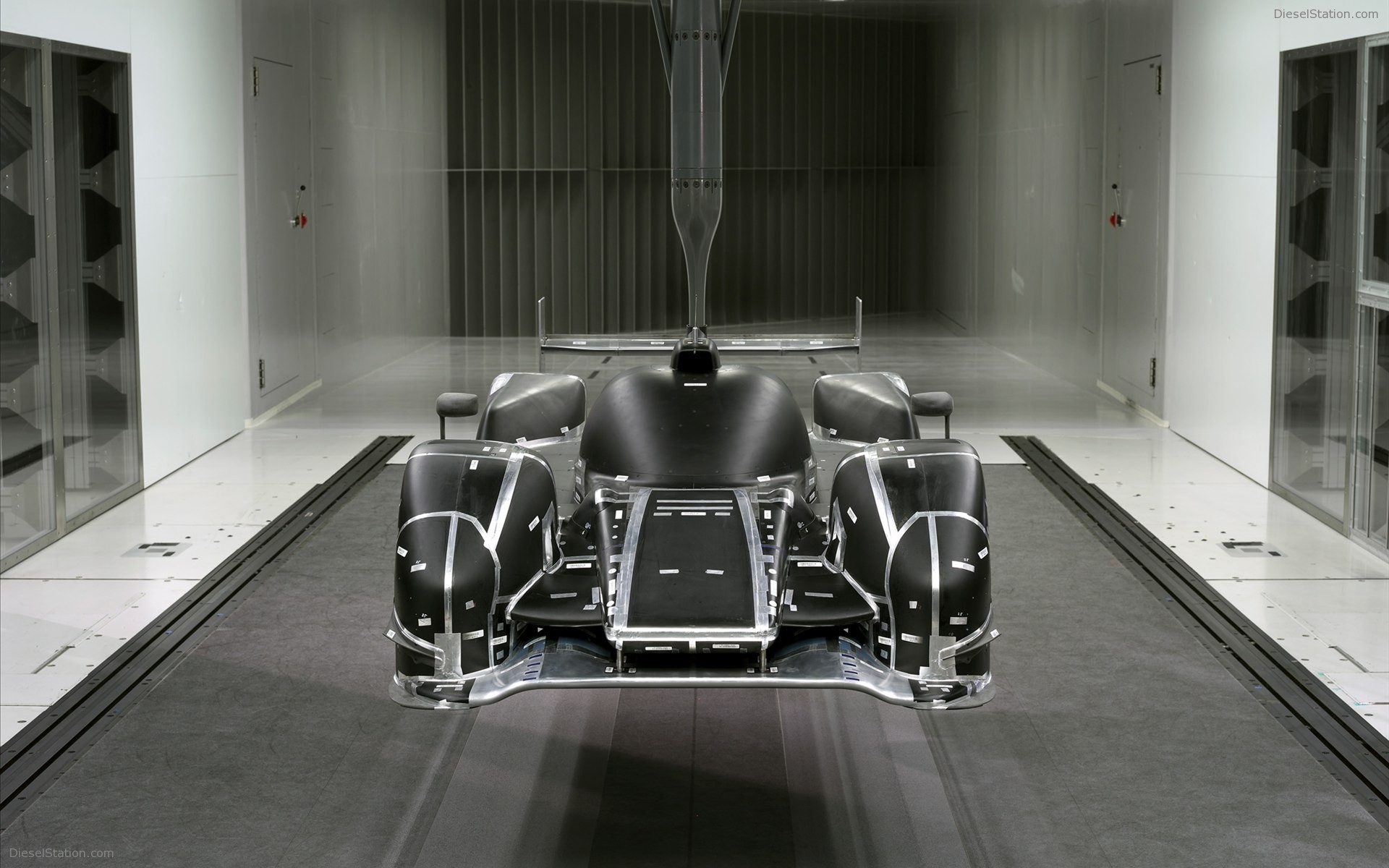 Audi R18 LMP1 Sports Car 2011