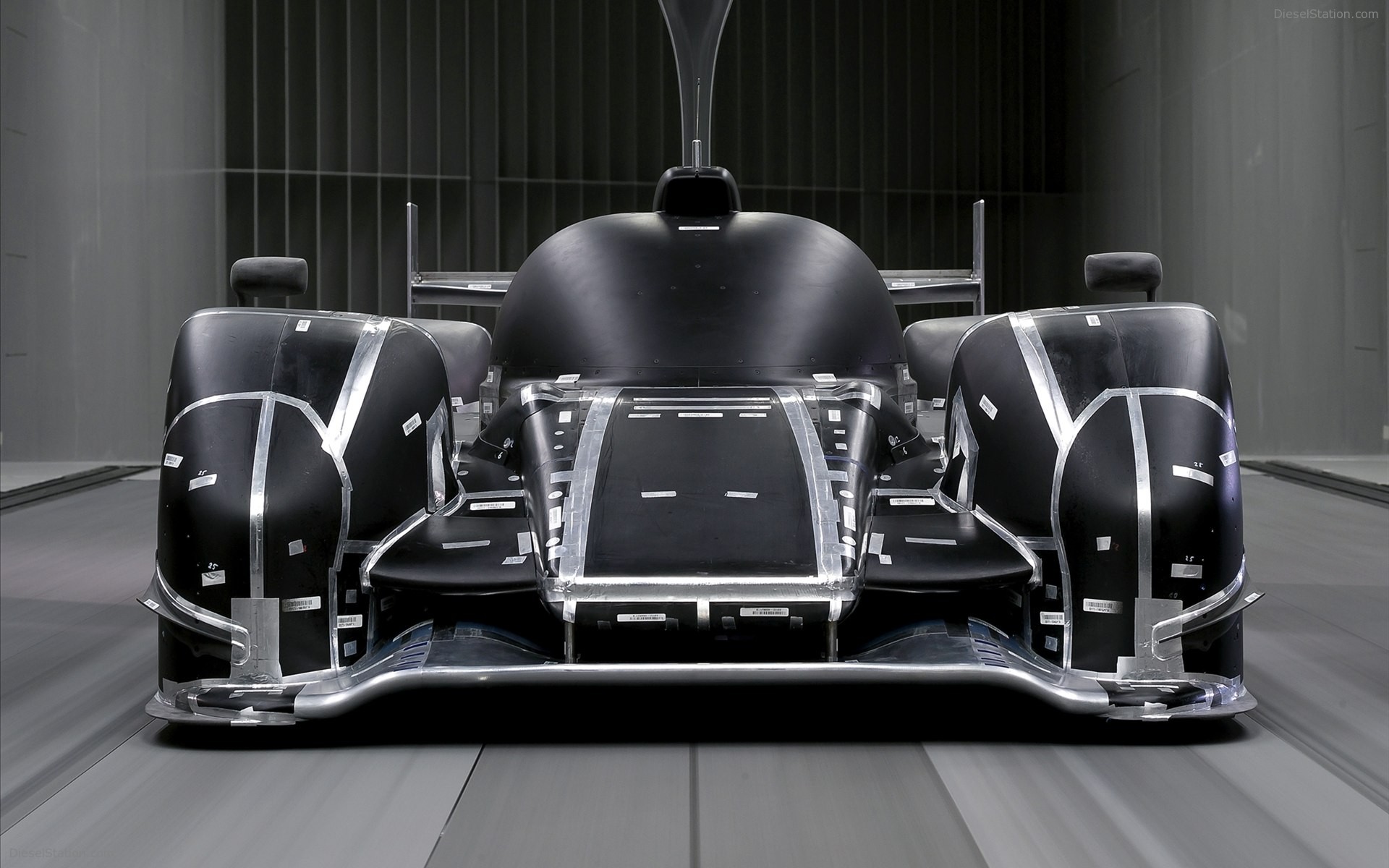 Audi R18 LMP1 Sports Car 2011