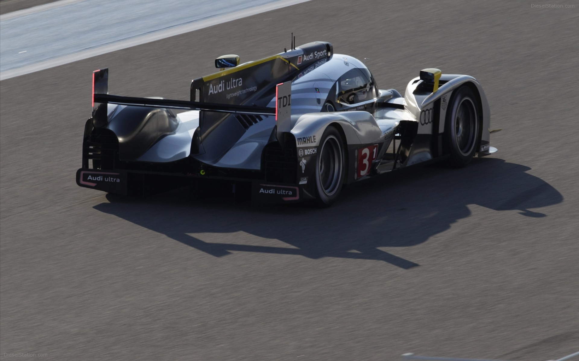 Audi R18 TDI 2011
